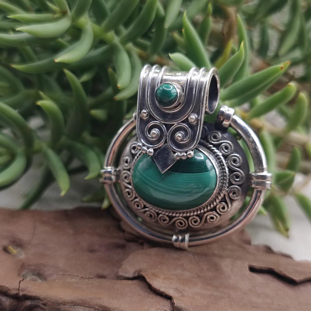 Ciondolo etnico in argento 925 con pietra - AKSI