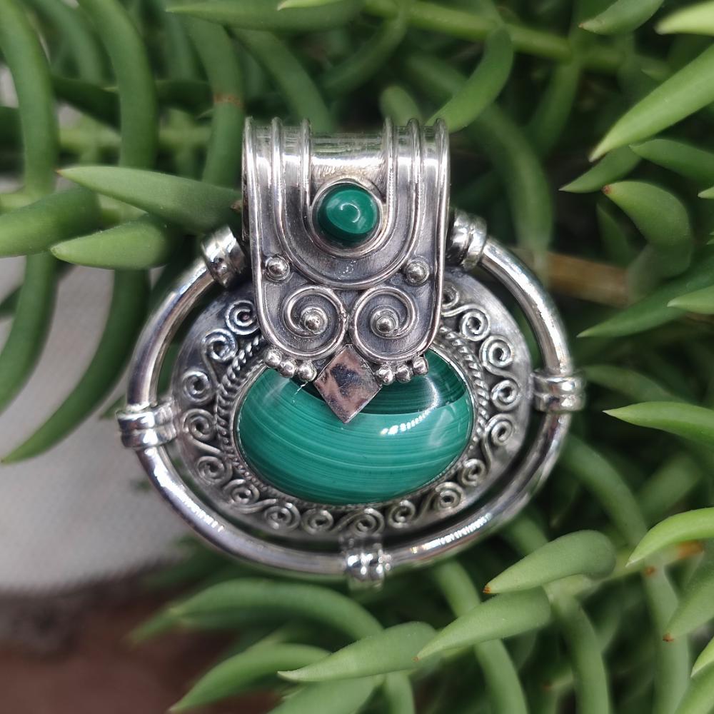 Ciondolo etnico in argento 925 con pietra - AKSI