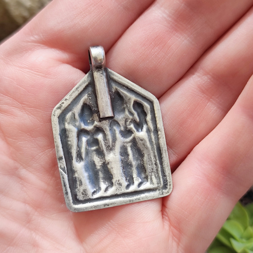 Ciondolo in argento antico con Shiva e Parvati - LUHARGAON
