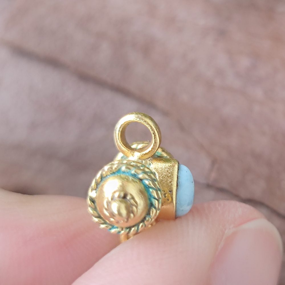 Ciondolo porta preghiere in ottone dorato - TAABEEZ