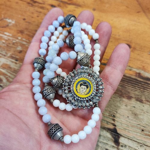 JAPA MALA con CALCEDONIO, Agata bianca e BUDDHA