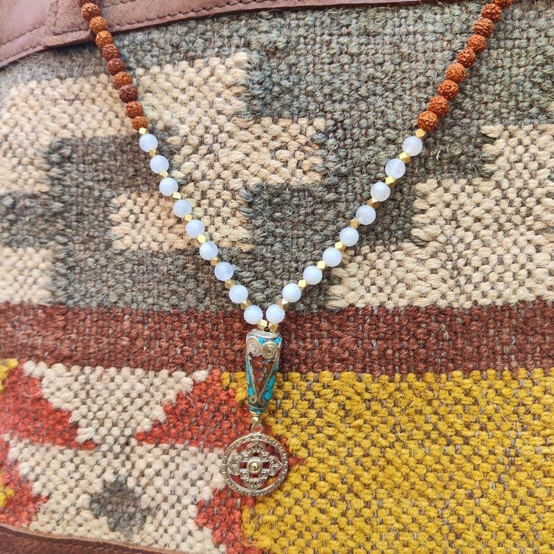 Japa Mala DORJE con Rudraksha e Pietra di luna - KARTIK