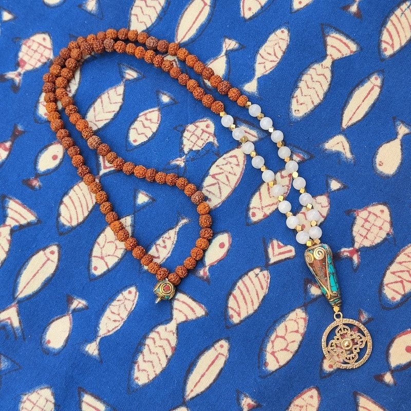 Japa Mala DORJE con Rudraksha e Pietra di luna - KARTIK