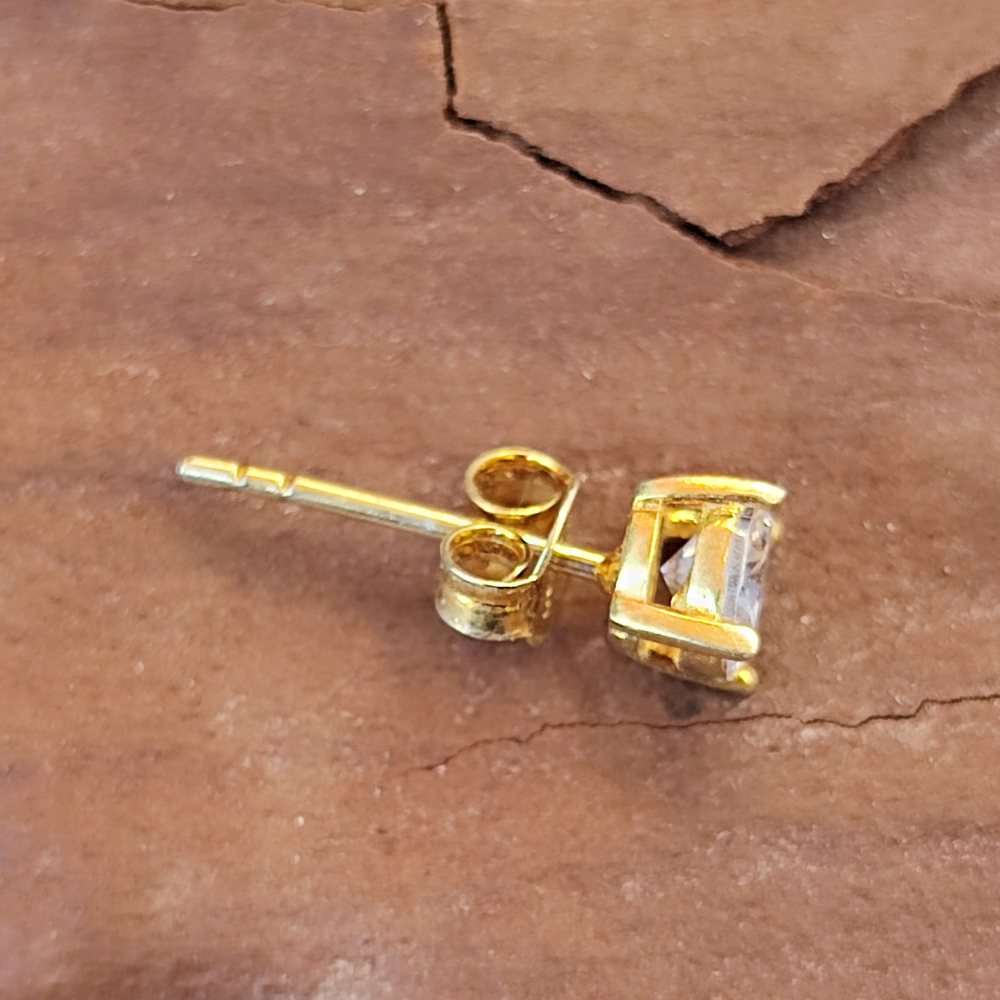 Orecchini in argento 925 dorato con pietra - LIDYA