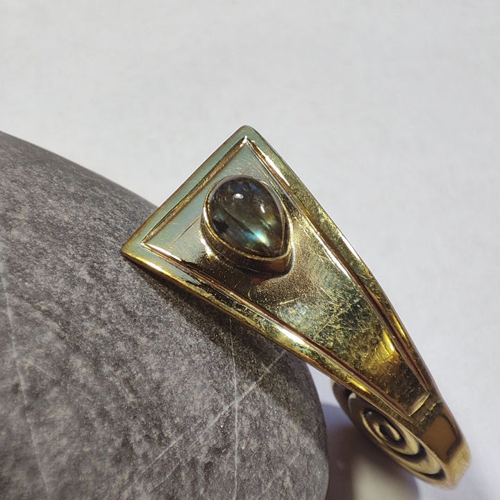 Ethnic Indian Earrings in Brass Stone - HERDAR Spiral