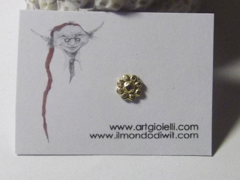 18-goldener Blumen-Nasenohrring 5 mm – THALLURU