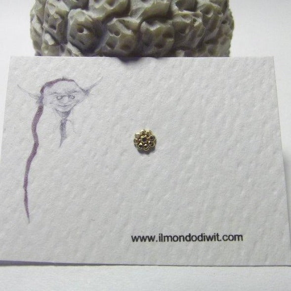 Orecchino da naso in oro 18  fiore 5mm 654