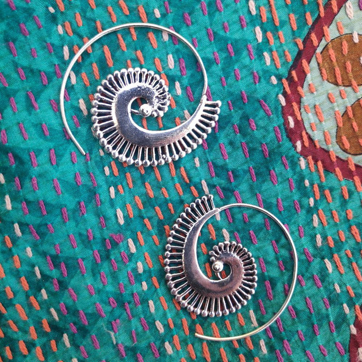 ORECCHINI ETNICI Ottone lucido ORECCHINI | SPIRALE | Pavone