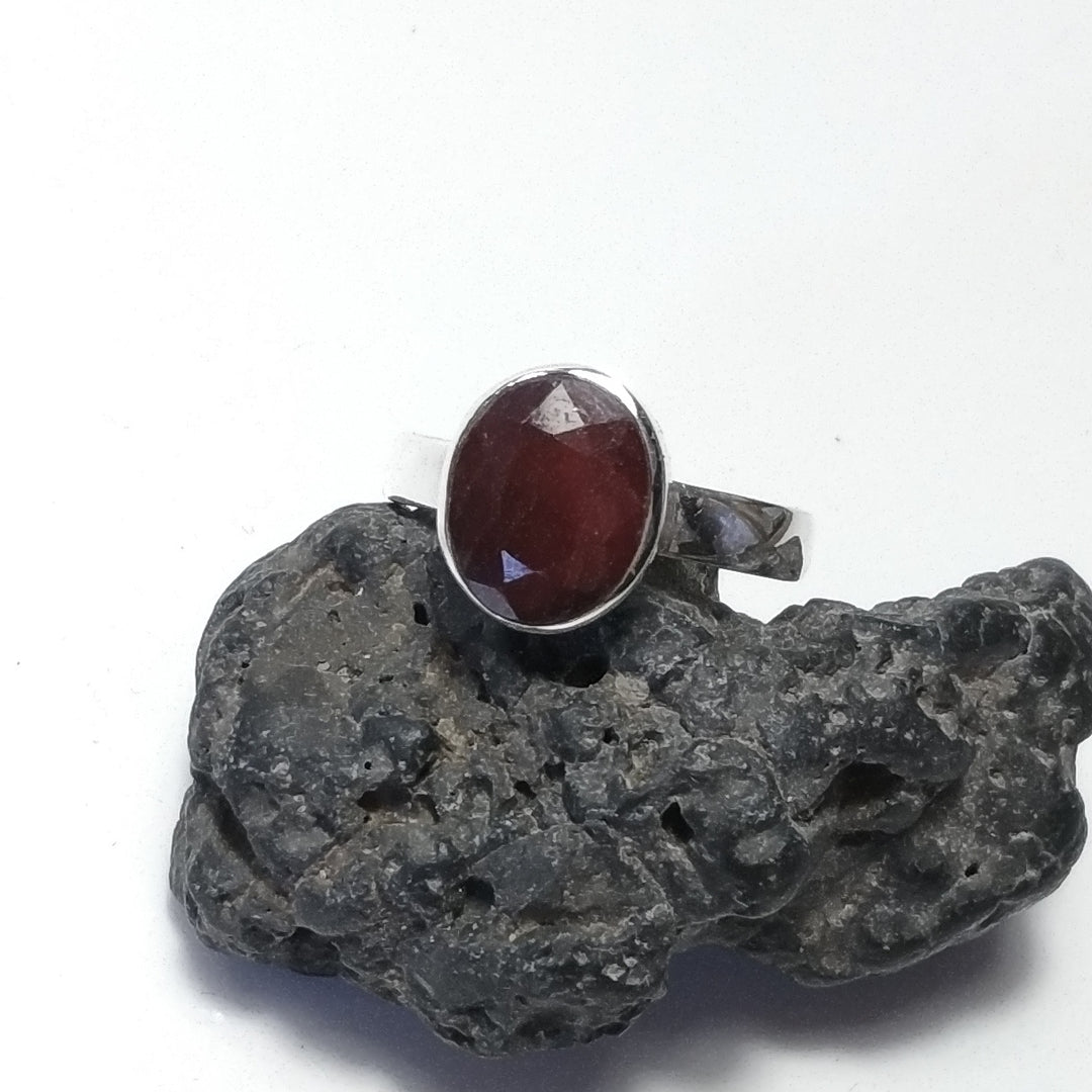 Handcrafted RING in 925 silver with Ruby Root, Amethyst