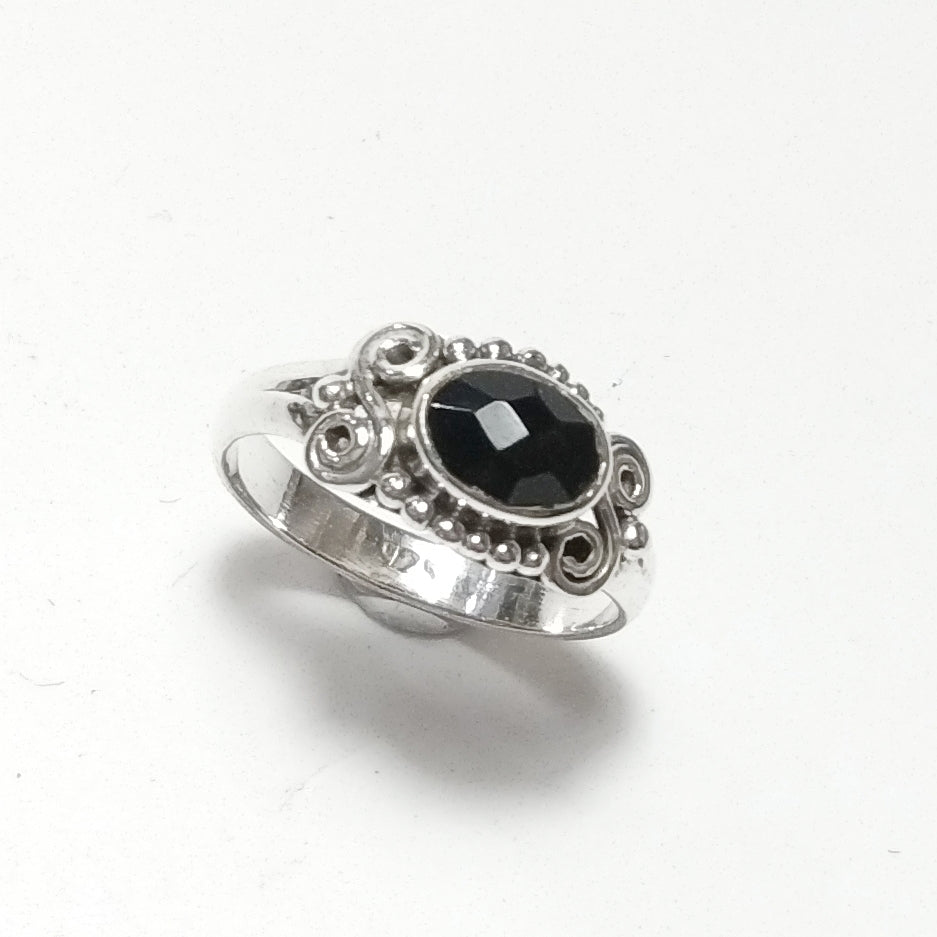 ANELLO artigianalein argento 925 con Onice nero, Granato  | GIOIELLI CON PIETRE