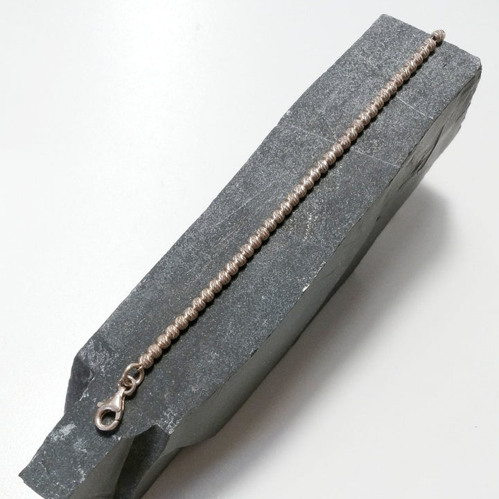 Bracciale in argento con tubi diamantati
