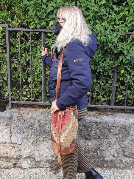 Tracolla/Zaino SUFI a SECCHIELLO artigianale realizzato con KILIM e Cuoio