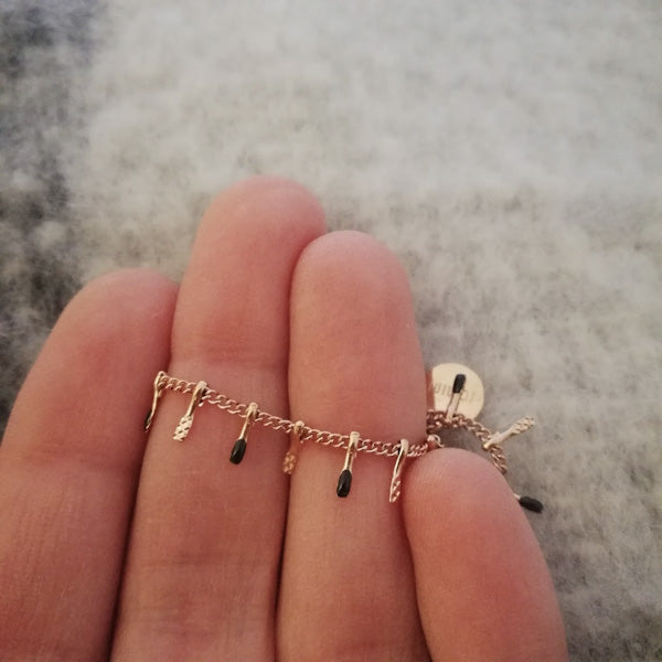 BRACCIALE ISLA in acciaio rosé 316 L Chirurgico smaltato rosso, nero e bianco