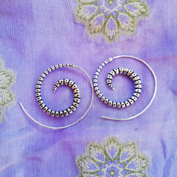 ORECCHINI etnici MILANA in ottone senza pietra | ORECCHINI etnici spirale | ilmondodiwit.com