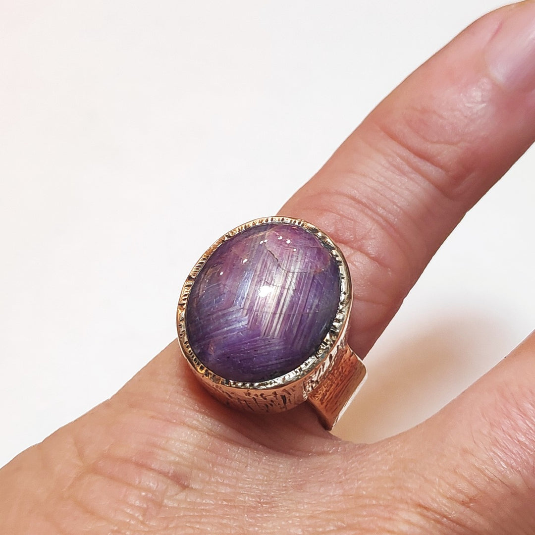 Anello in bronzo e rubino stellato