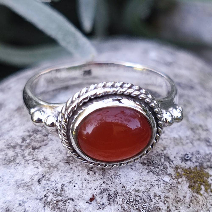Anello GIRIRAJ in argento 925 con pietra corniola