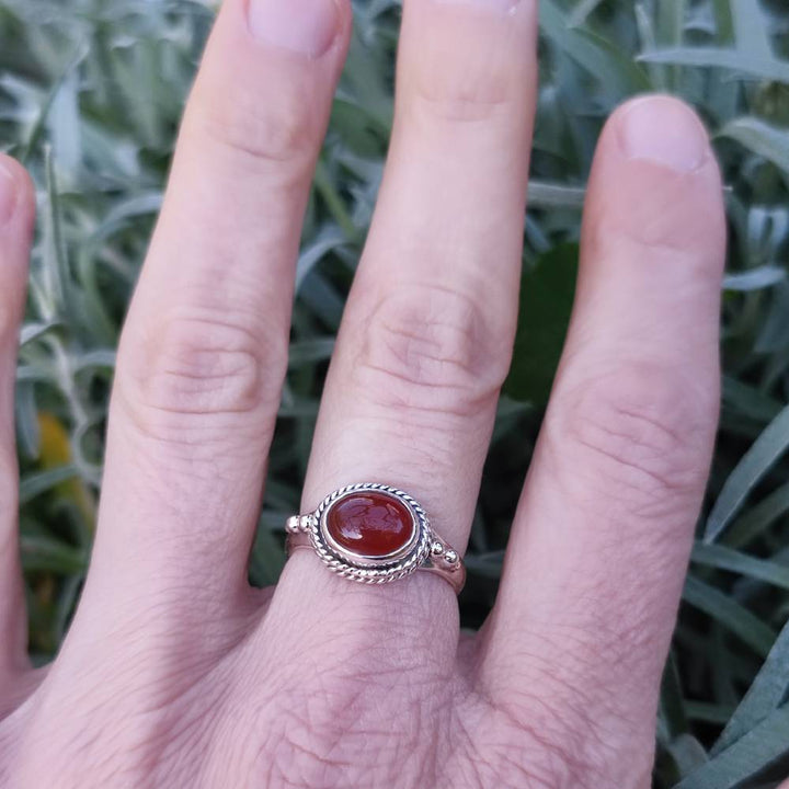 Anello GIRIRAJ in argento 925 con pietra corniola