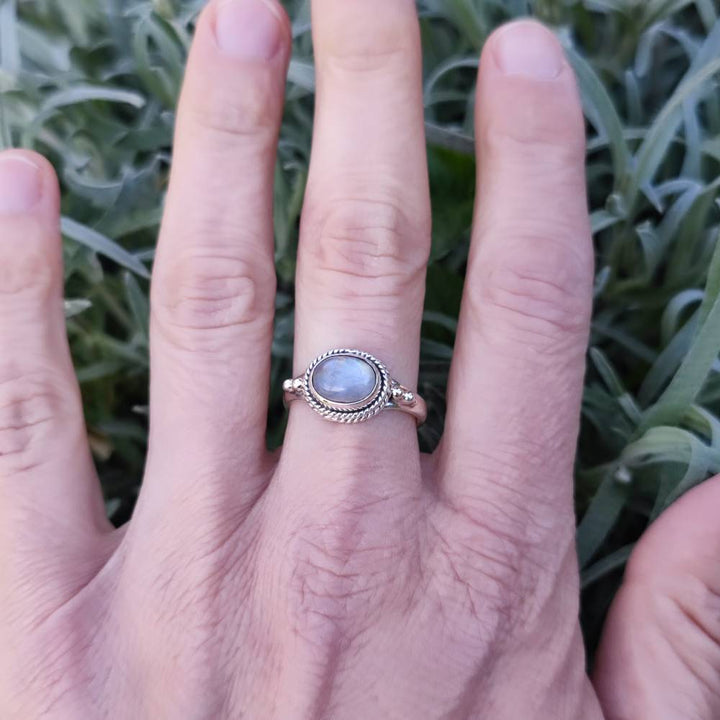 Anello GIRIRAJ in argento 925 con pietra di luna