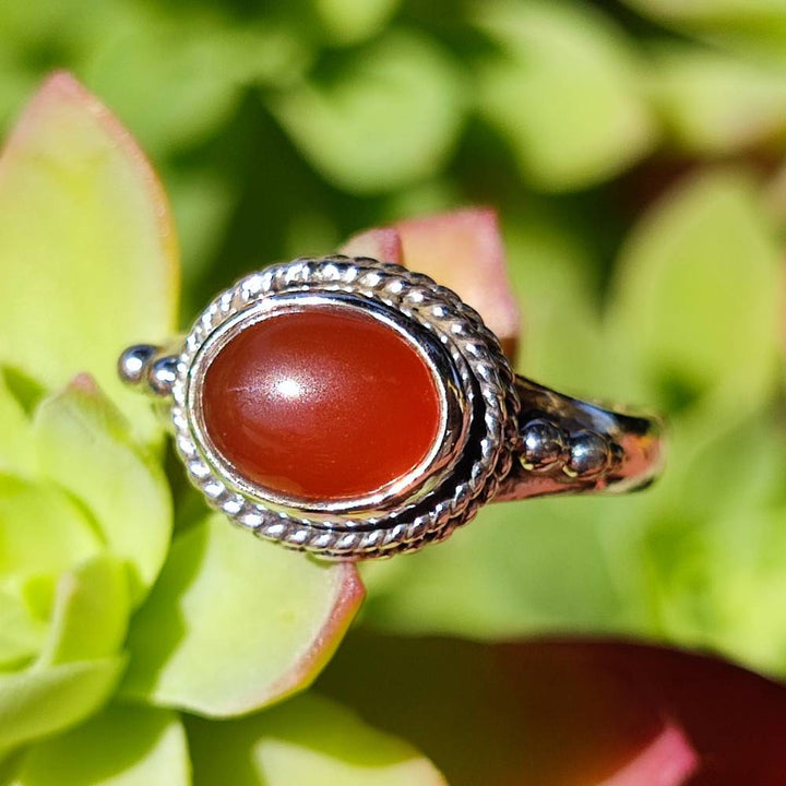 Anello GIRIRAJ in argento 925 con pietra corniola