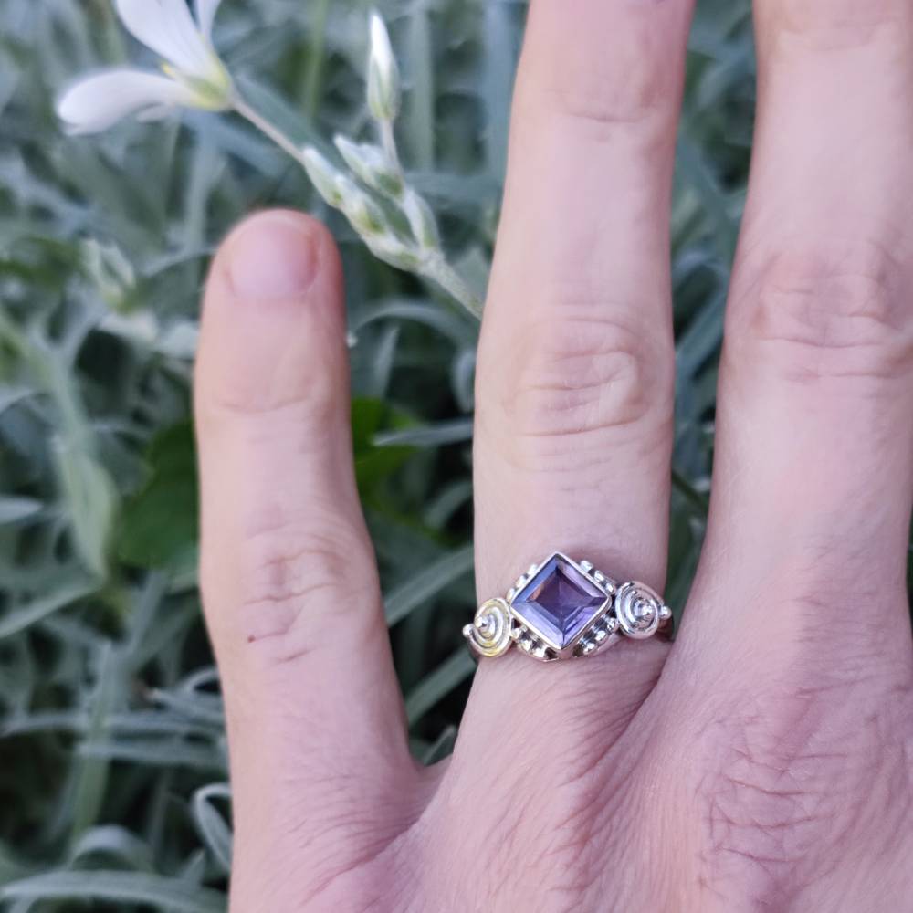 Anello KAMADEV in argento 925 con pietra | GIOIELLI IN ARGENTO