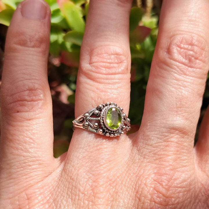 Anello LALITESH in argento 925 con pietra peridoto