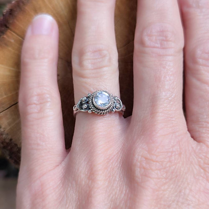 925er Silberring mit rundem Stein - NAWAL