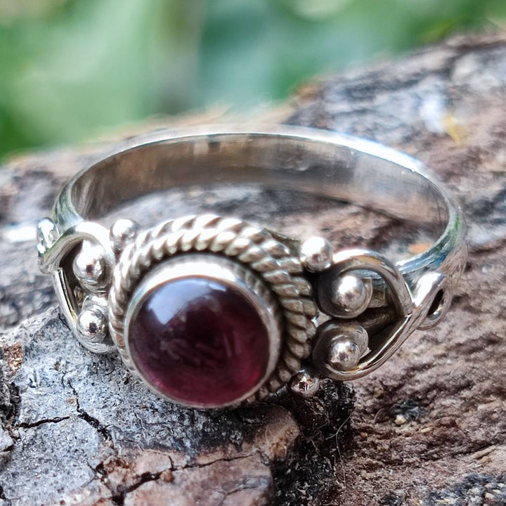 Anello NAWAL argento 925 con pietra granato
