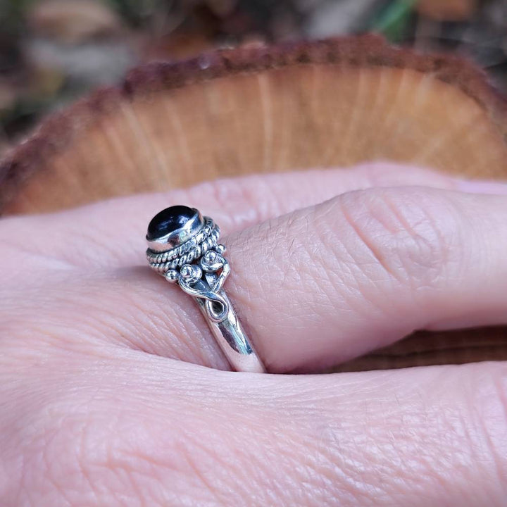 925er Silberring mit rundem Stein - NAWAL
