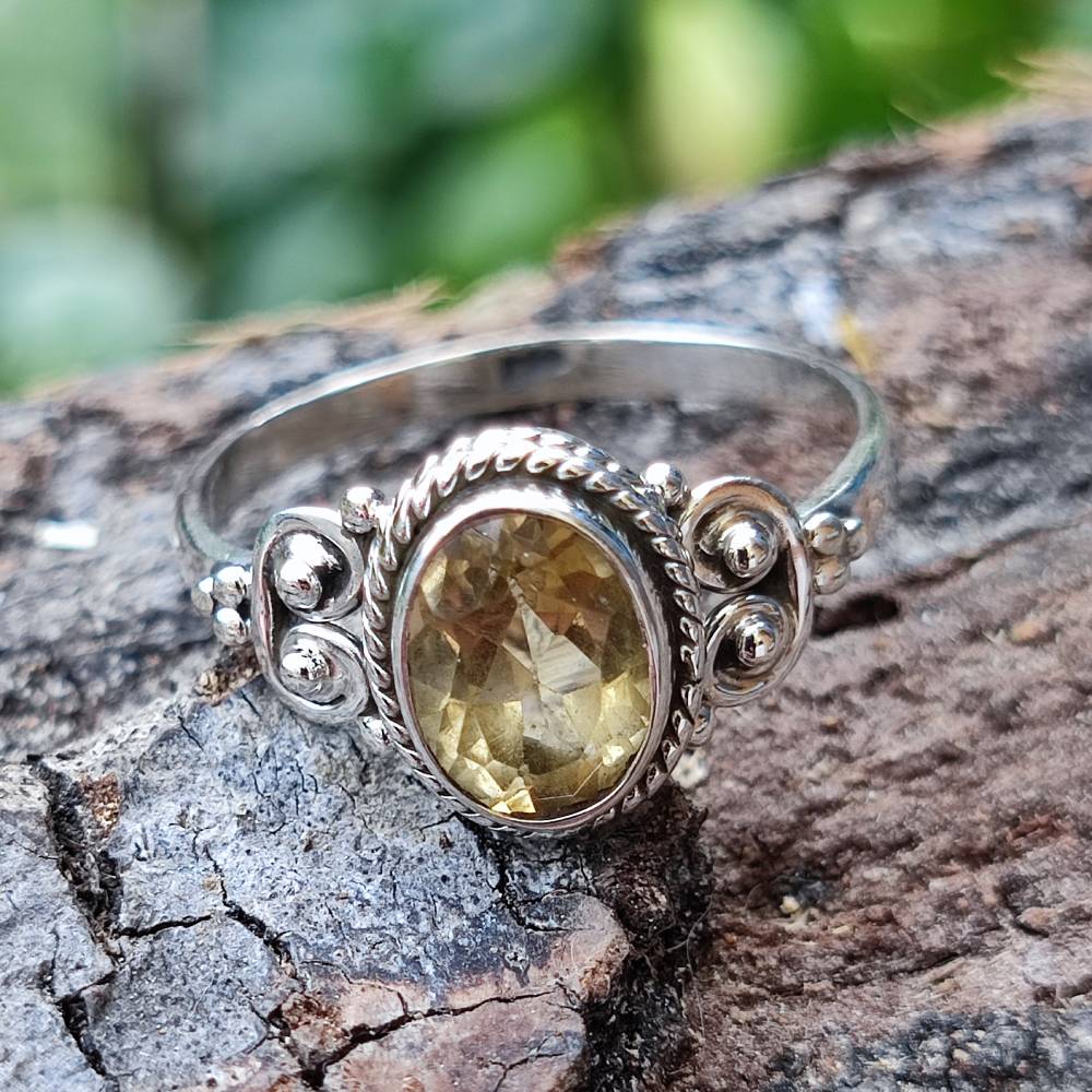 Anello NAWAL argento 925 con pietra ovale quarzo citrino