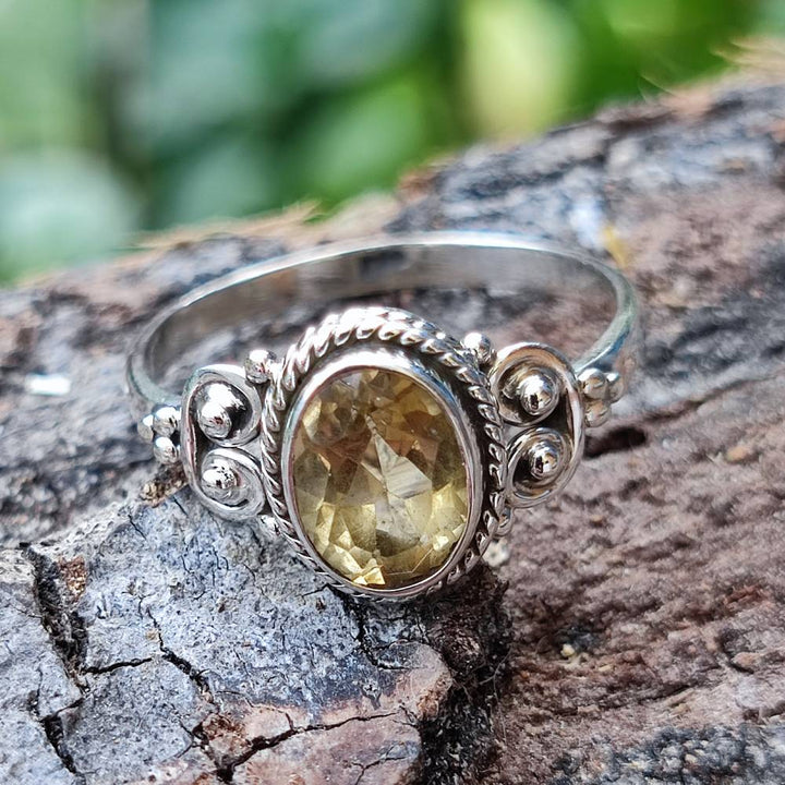 Anello NAWAL argento 925 con pietra ovale quarzo citrino