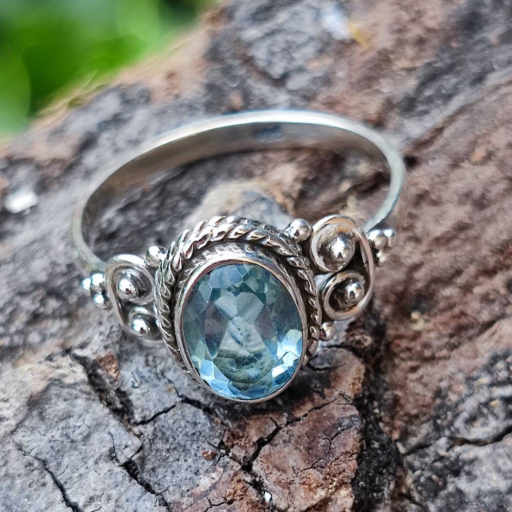 Anello NAWAL argento 925 con pietra ovale topazio azzurro
