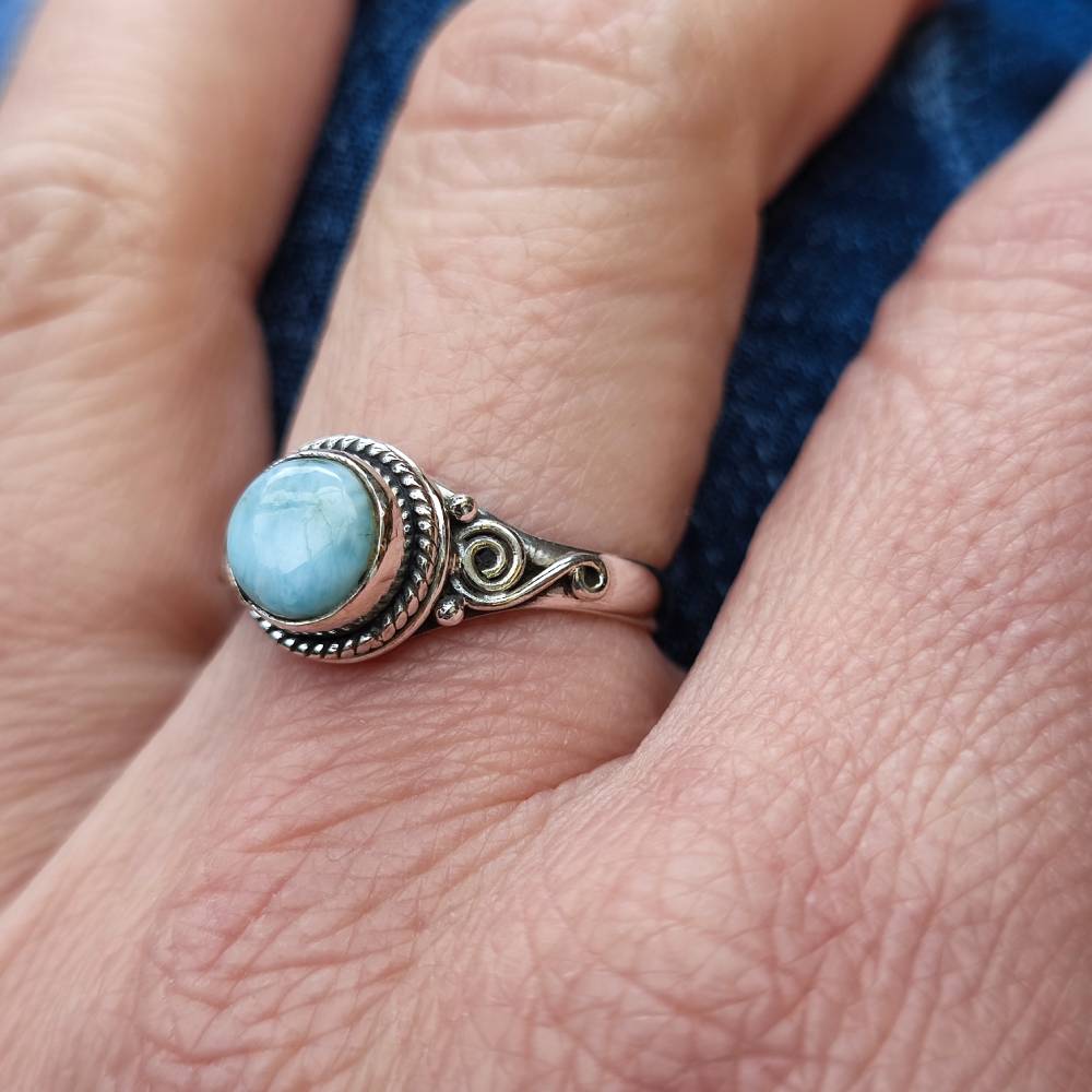 Anello HANIMA in argento 925 con pietra ā larimar
