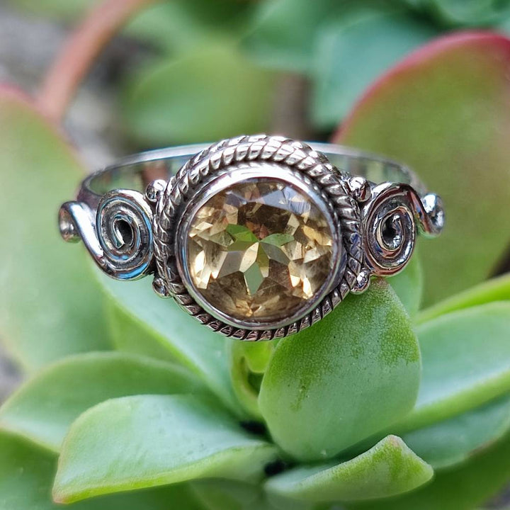 Anello HANIMA in argento 925 con pietra quarzo citrino