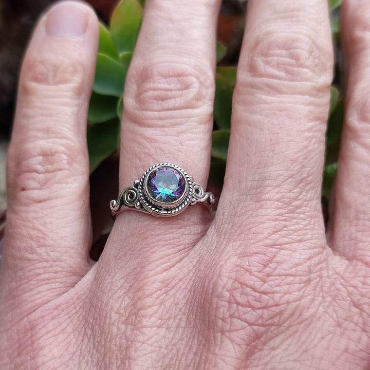 Anello HANIMA in argento 925 con pietra topazio mistico