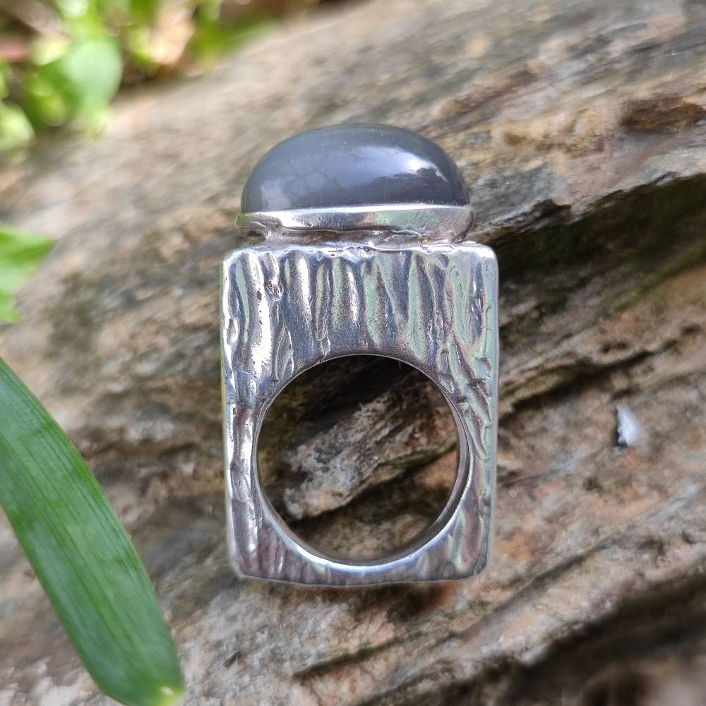 Anello artigianale Adularia grigia in argento 925 - Pezzo unico