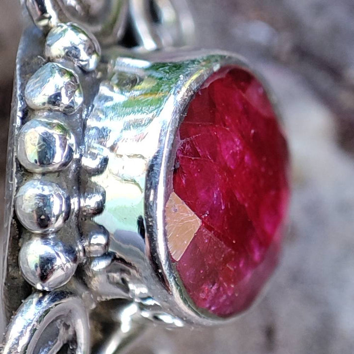Anello in argento 925 con pietra HEMANG radice di rubino