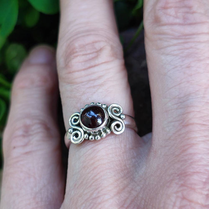 Anello in argento 925 con pietra HEMANG granato