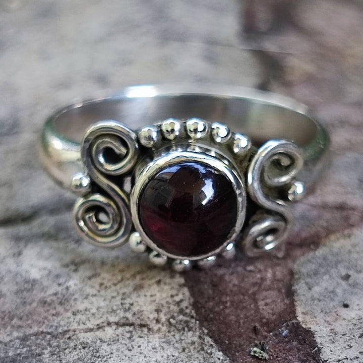 Anello in argento 925 con pietra HEMANG granato