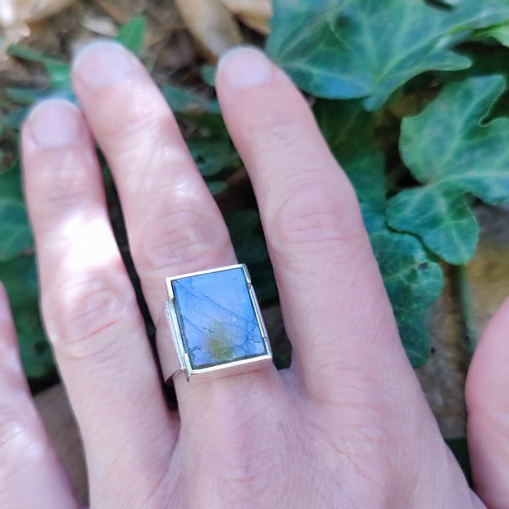 Anello artigianale con pietra in argento 925 - KHINDA