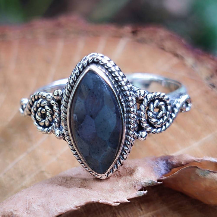 Anello argento 925 con pietra ovale - BASUPALI labradorite