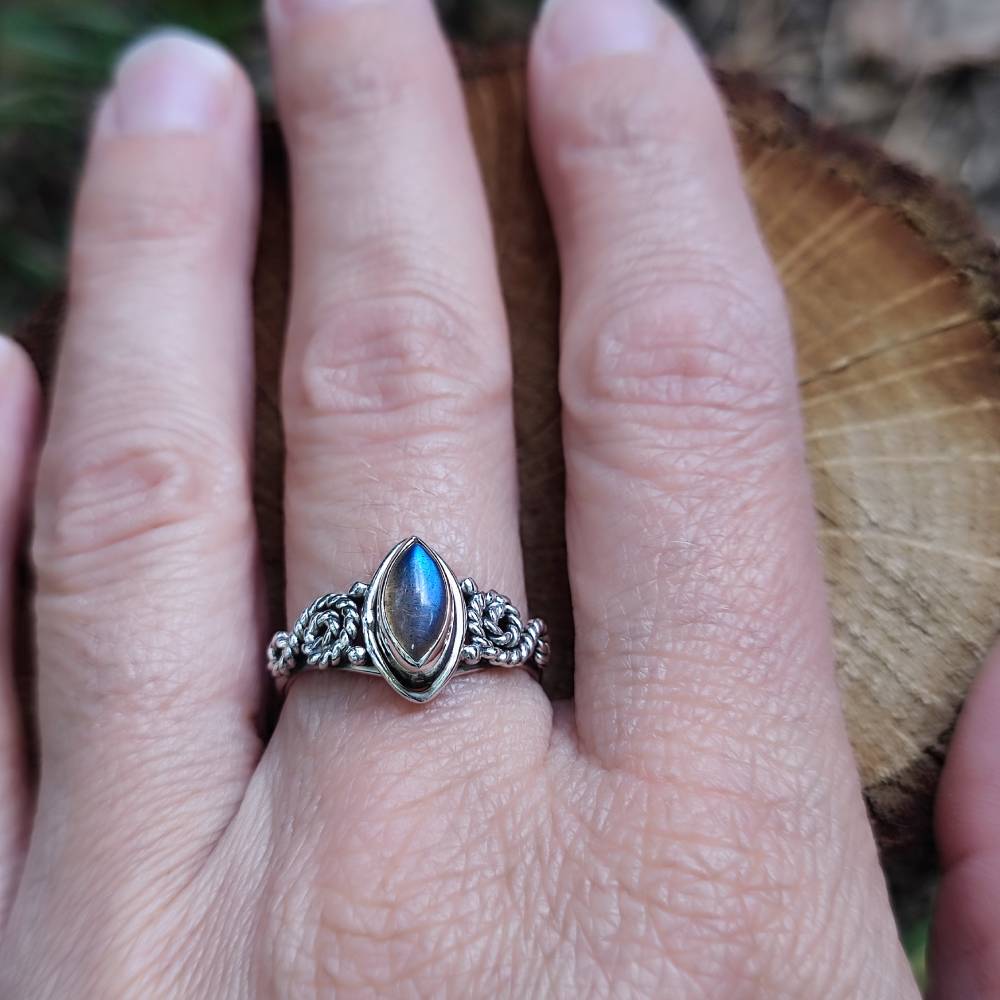 Anello argento 925 con pietra ovale - BASUPALI – labradorite