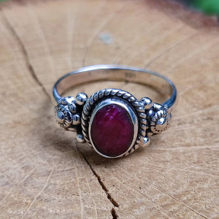 Anello con pietra in argento 925 DHARMENDRA radice di rubino