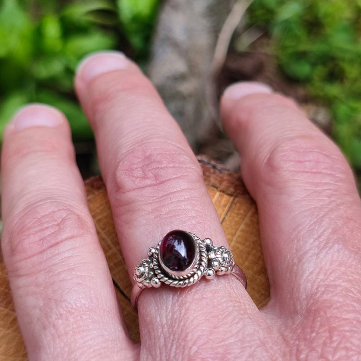 Anello con pietra in argento 925 DHARMENDRA granato