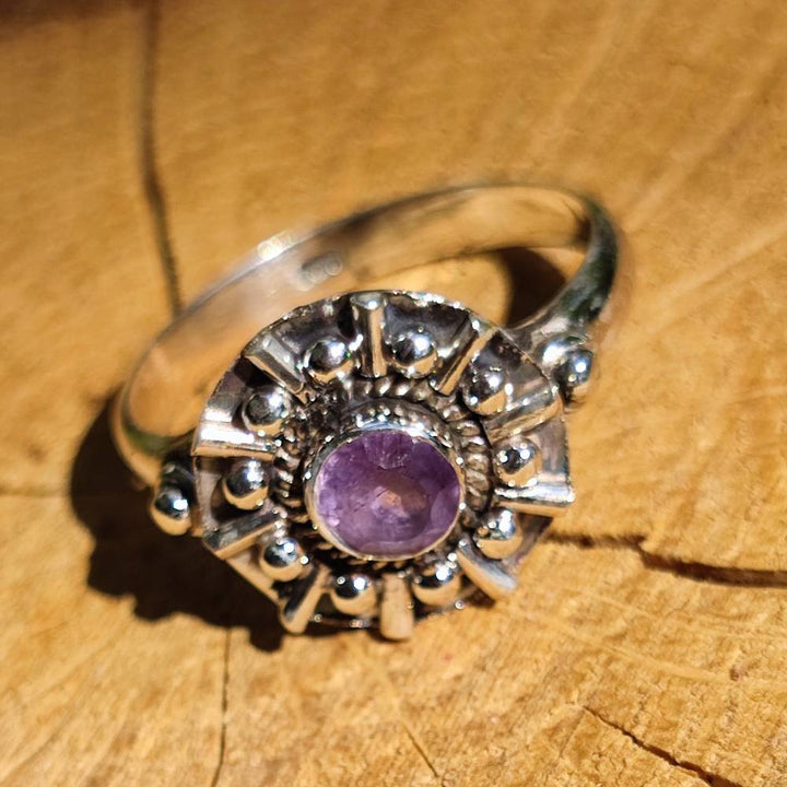 Anello in argento 925 con pietra GURNAM ametista