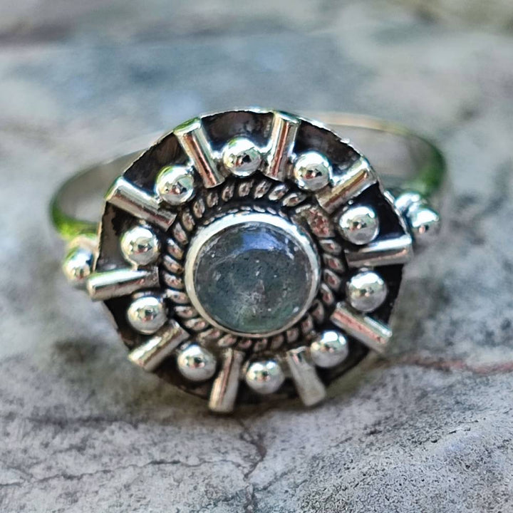 Anello in argento 925 con pietra GURNAM labradorite