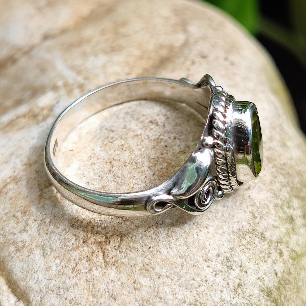 Anello con pietra in argento 925 GEET Peridoto