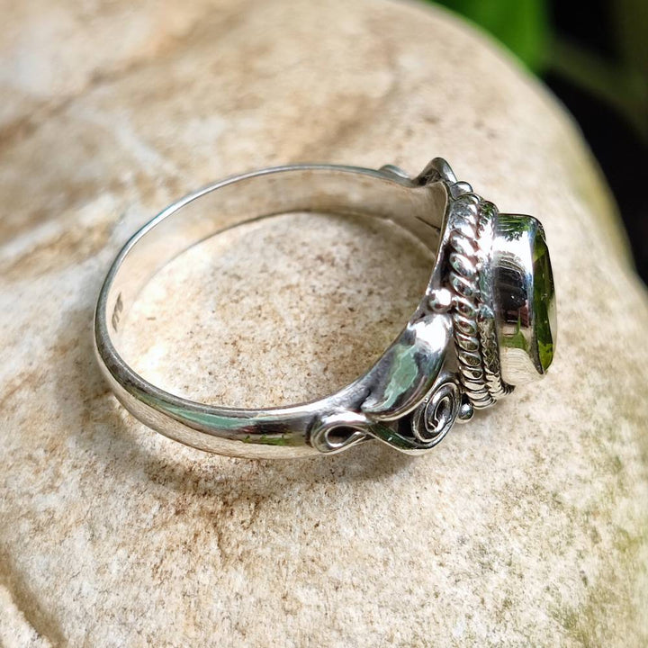 Anello con pietra in argento 925 GEET Peridoto