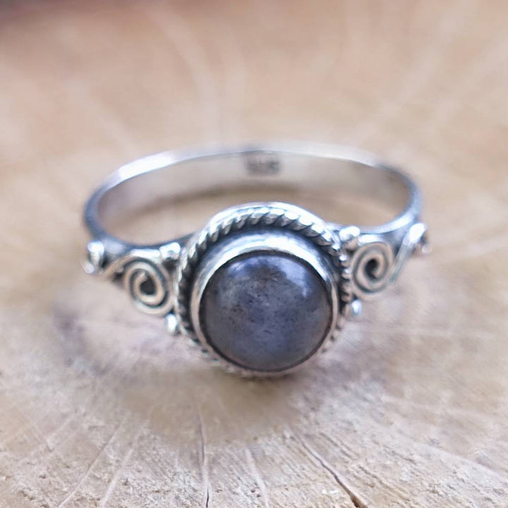 Anello con pietra in argento 925 - DEOGHAR