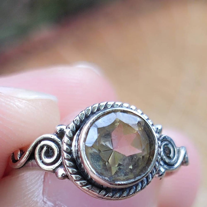 Anello con pietra in argento 925 - DEOGHAR