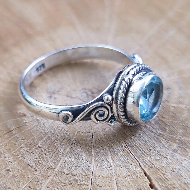 Anello con pietra in argento 925 - DEOGHAR